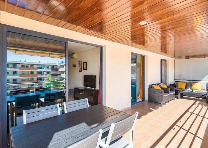 Bright And Welcoming Holiday Home